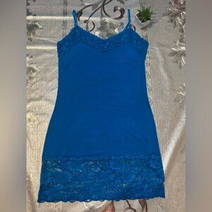 Elegant Blue Lace Trim Chemise size aprox M It doesn’t bring a size. 💙drawer4)